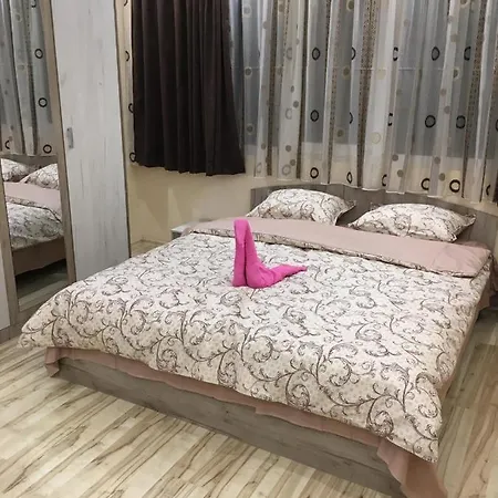 дани Dani Apartamento Kazanlŭk