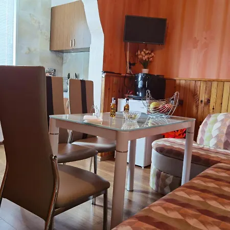 дани Dani Kazanlŭk