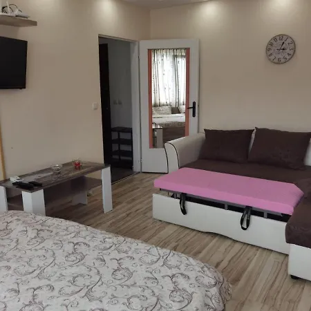 дани Dani Kazanlŭk