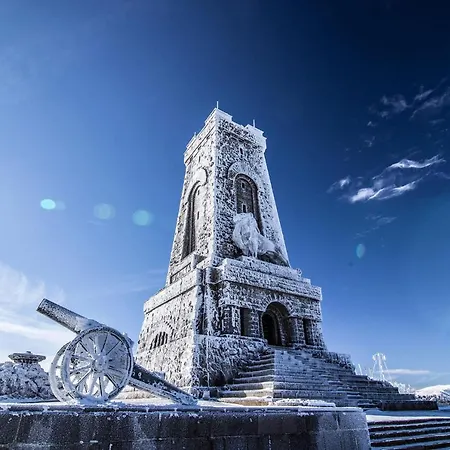 дани Dani Kazanlŭk