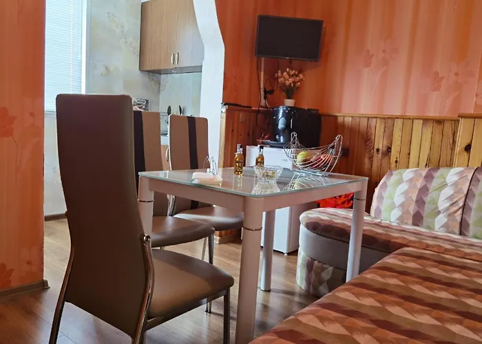 дани Dani Kazanlŭk